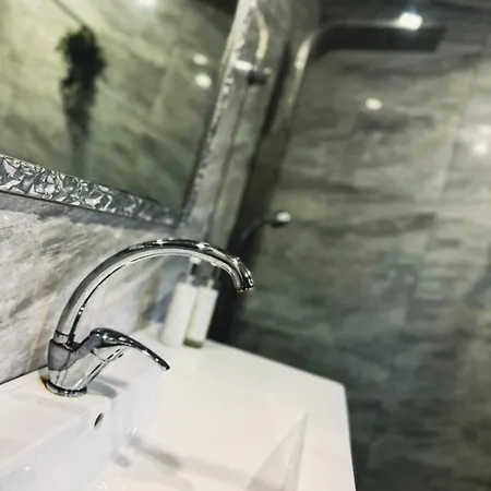 Private Pool Ultra Modern 4 Bedroom Playstation Play & Garage * Ta Cantar