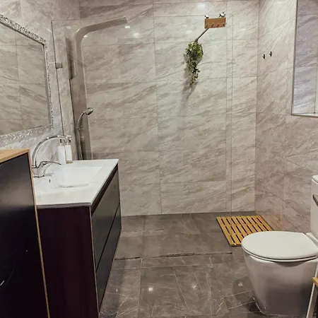 Villa Private Pool Ultra Modern 4 Bedroom Playstation Play & Garage *