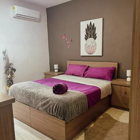 Private Pool Ultra Modern 4 Bedroom Playstation Play & Garage Villa *